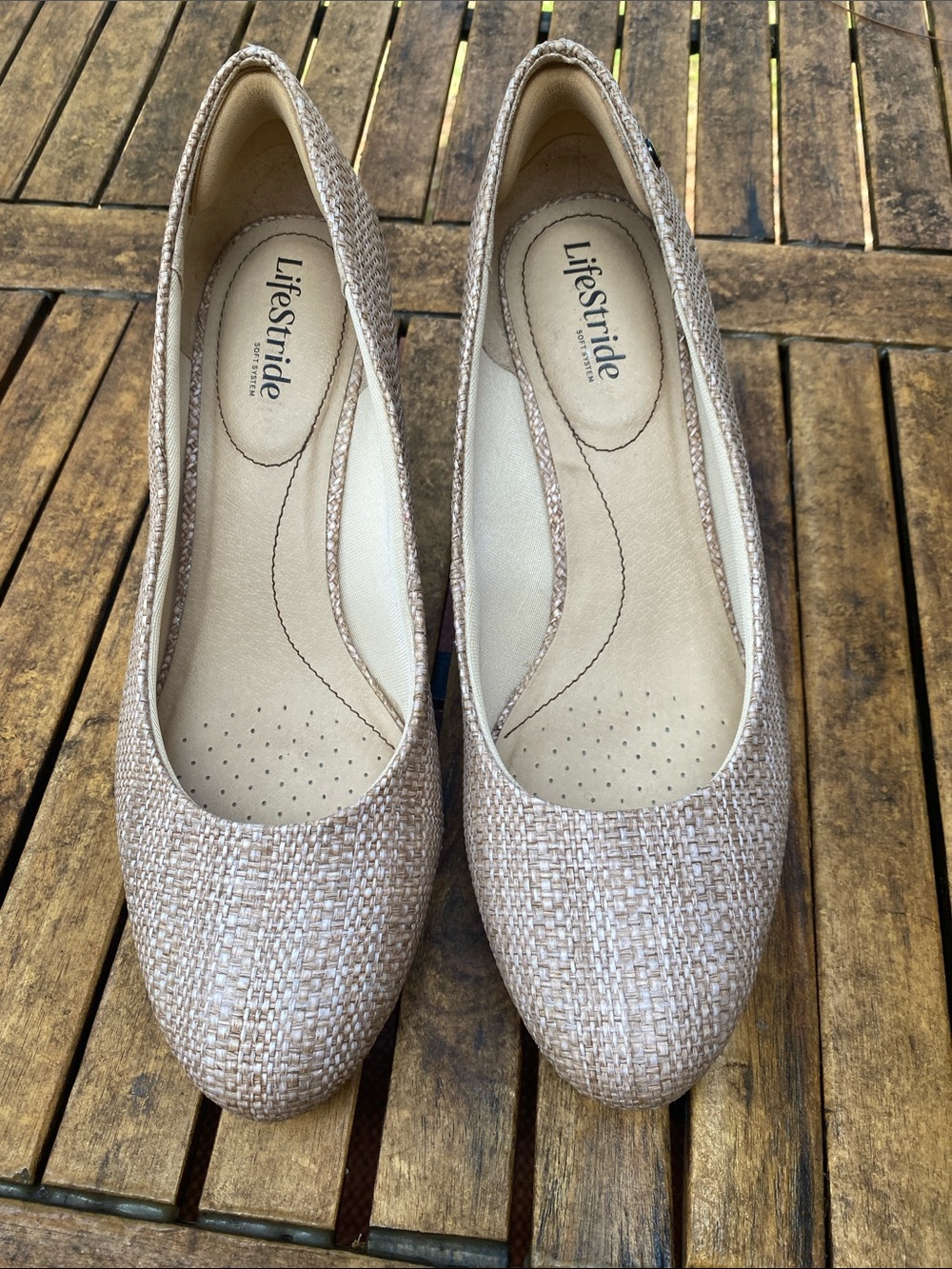Life Stride Beige Woven 2.5” heel pumps 11 medium width